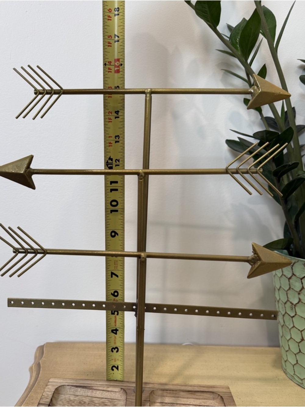 Gold Arrow Jewelry Stand Holder Wooden Base Organizer - Picture 6 of 7